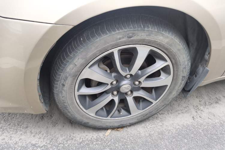 Used Soueast V6 Lingshi 2013 1.5L Manual Standard Edition Exterior 3