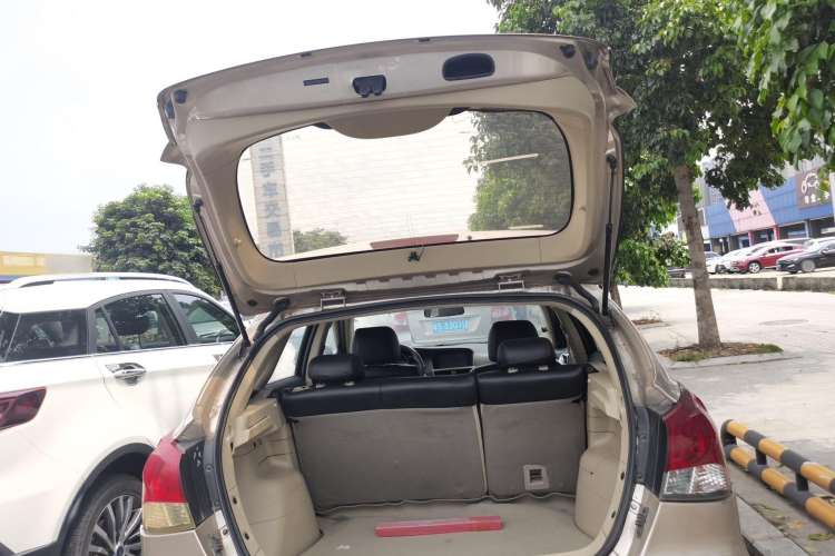 Used Soueast V6 Lingshi 2013 1.5L Manual Standard Edition Trunk