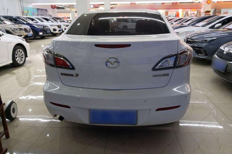 Used Mazda Mazda 3 2015 Sedan 1.6L Automatic Comfort Model