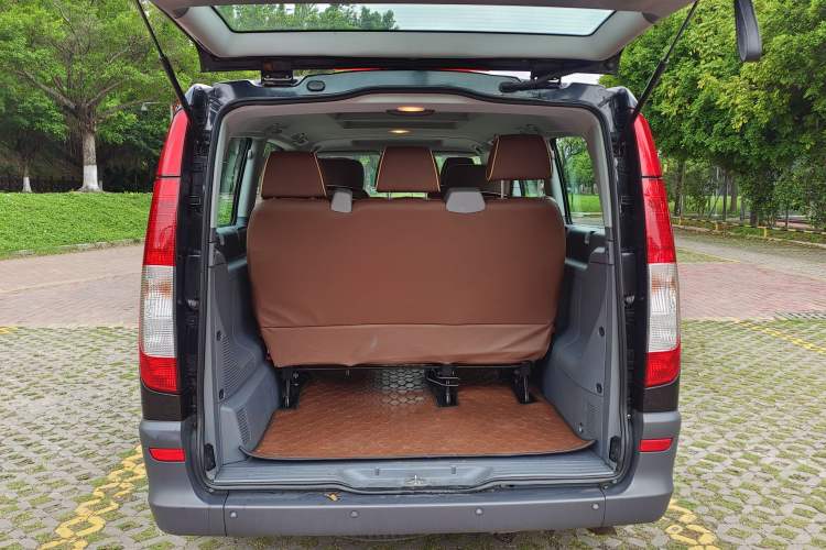 Used Mercedes-Benz Vito 2013 3.0L Elite Edition