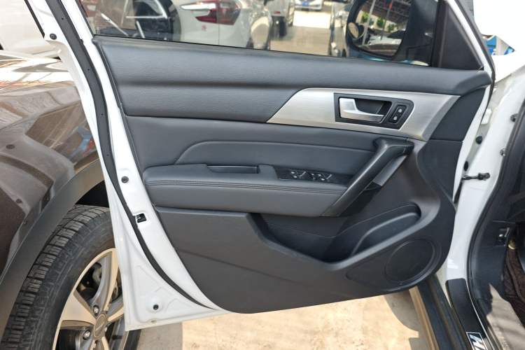 Used Haval H2 2018 1.5T Manual Two-Wheel Drive Luxury Model China VI Standard
