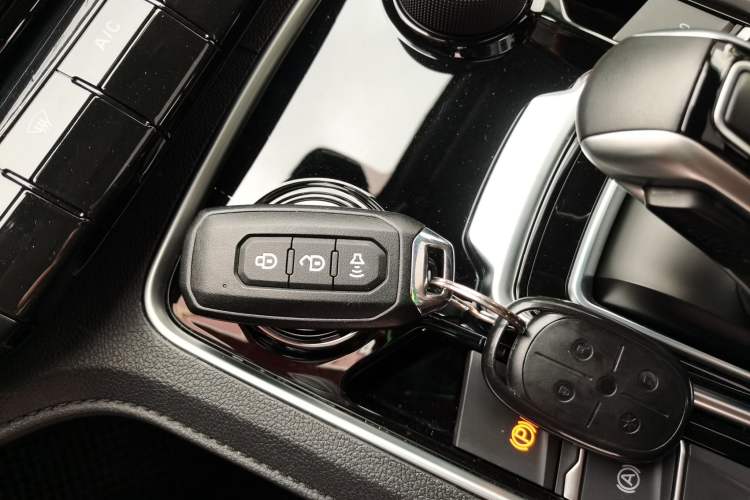 Used JMC Yuhu 9 2022 2.0T Automatic Diesel 4x4 Ultimate Edition
