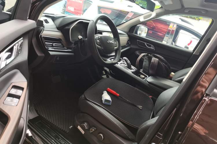 Used JMC Yuhu 9 2022 2.0T Automatic Diesel 4x4 Ultimate Edition
