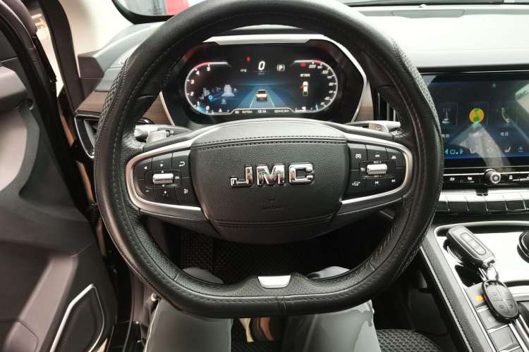 Used JMC Yuhu 9 2022 2.0T Automatic Diesel 4x4 Ultimate Edition
