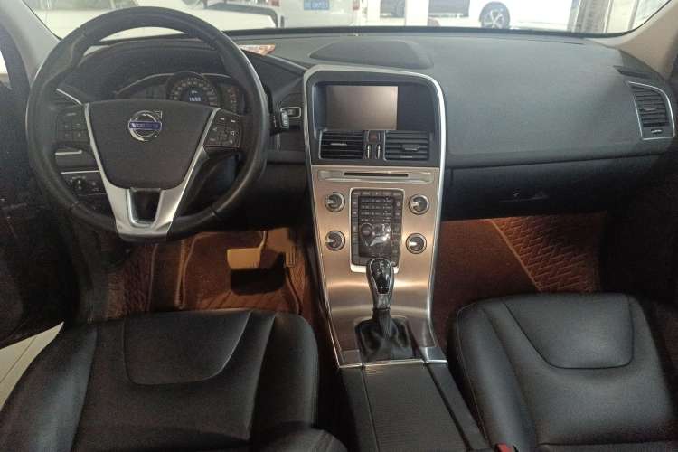 Used Volvo XC60 2017 T5 Smart Upgrade Edition