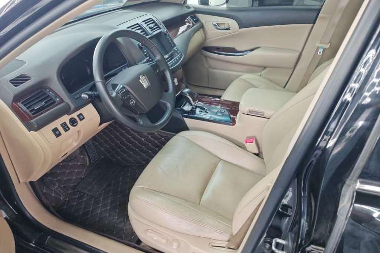 Used Toyota Crown 2011 2.5L Royal Special Edition with Leather and Sunroof
