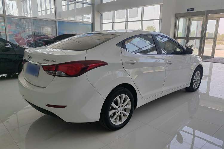 Used Hyundai Elantra (5th Generation / Langdong) 2016 1.6L Automatic Smart Version
