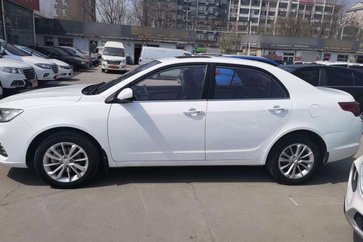 Used Geely Auto Vision 2019 Upgraded Model 1.5L Automatic Luxury Version China V Standard