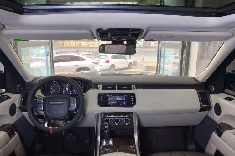 Used Land Rover Range Rover Sport 2015 3.0 SC V6 HSE
