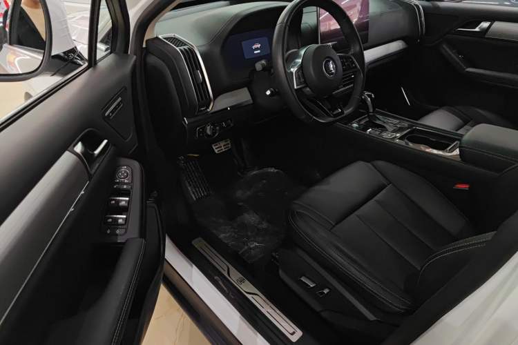 Used BYD Tang 2018 2.0T Automatic SmartConnect Prestige 7-Seater China V Standard