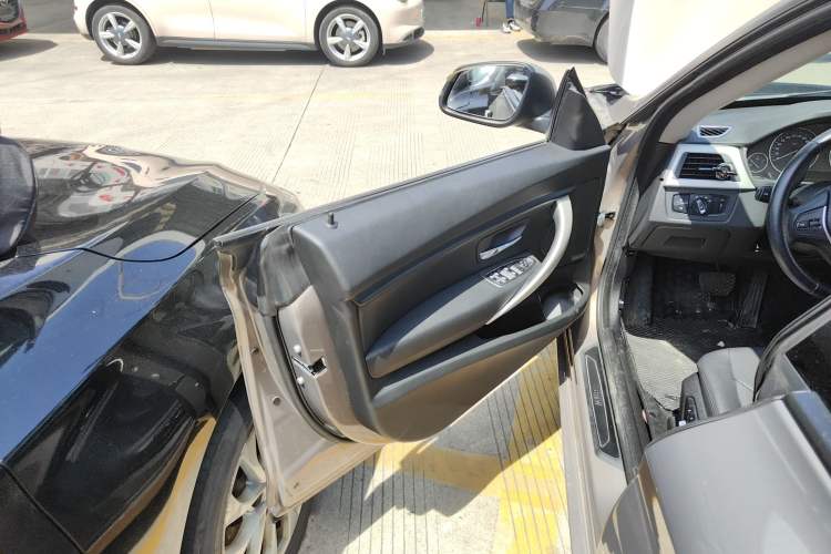 Used BMW 3 Series GT 2016 320i Fashion Model