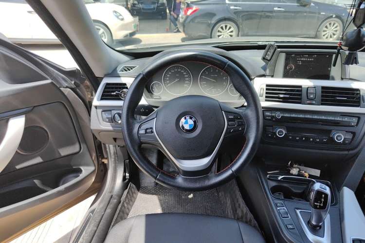 Used BMW 3 Series GT 2016 320i Fashion Model