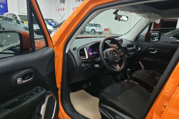Used Jeep Renegade 2018 Connected Large Screen Version 180T Automatic High-Energy Edition