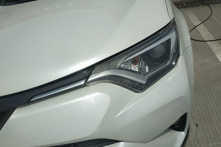 Used Toyota RAV4 2019 2.0L CVT Two-Wheel Drive Pioneer Edition China V Standard