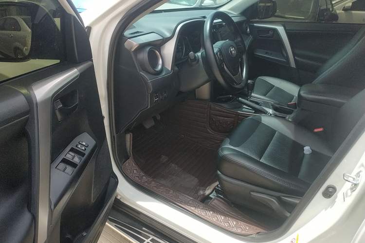 Used Toyota RAV4 2019 2.0L CVT Two-Wheel Drive Pioneer Edition China V Standard