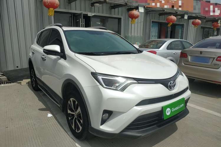 Used Toyota RAV4 2019 2.0L CVT Two-Wheel Drive Pioneer Edition China V Standard