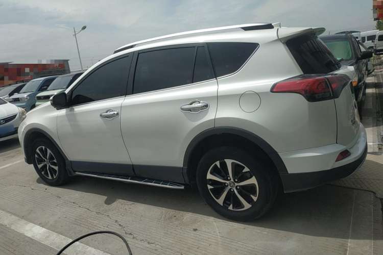 Used Toyota RAV4 2019 2.0L CVT Two-Wheel Drive Pioneer Edition China V Standard