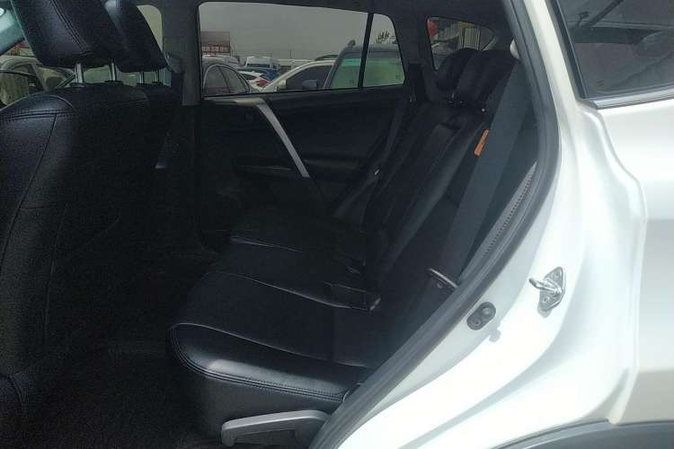 Used Toyota RAV4 2019 2.0L CVT Two-Wheel Drive Pioneer Edition China V Standard