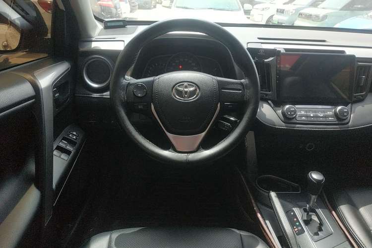 Used Toyota RAV4 2019 2.0L CVT Two-Wheel Drive Pioneer Edition China V Standard