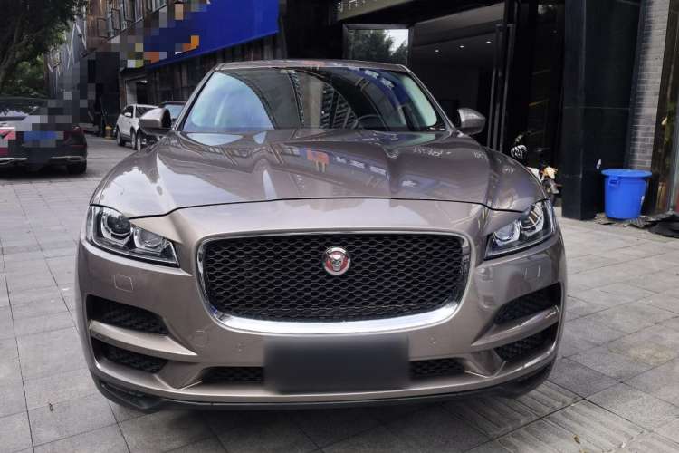 Used Jaguar F-PACE 2016 2.0T Two-Wheel Drive Urban Luxury Edition
