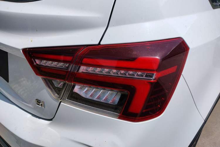 Used Geely Auto Vision S1 2019 Upgraded Model 1.5L CVT Luxury Version
