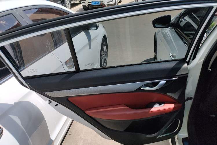 Used Geely Auto Vision S1 2019 Upgraded Model 1.5L CVT Luxury Version
