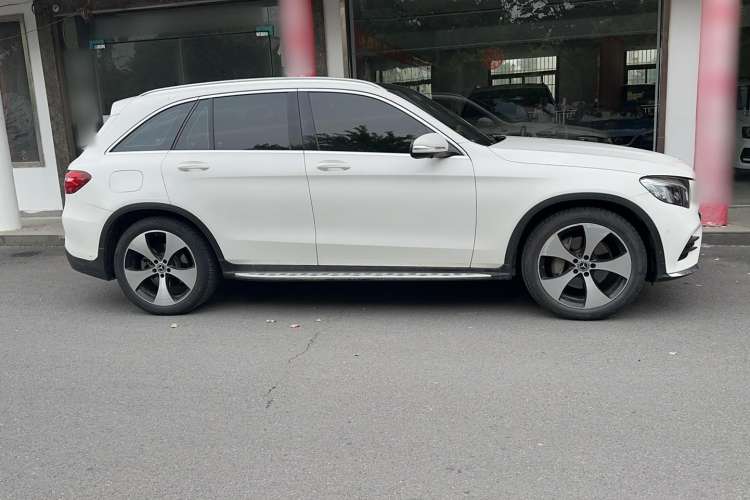 Used Mercedes-Benz GLC 2018 Refreshed GLC 300 4MATIC Dynamic Edition