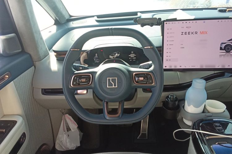 Used Zeekr MIX 2025 Intelligent Driving Version
