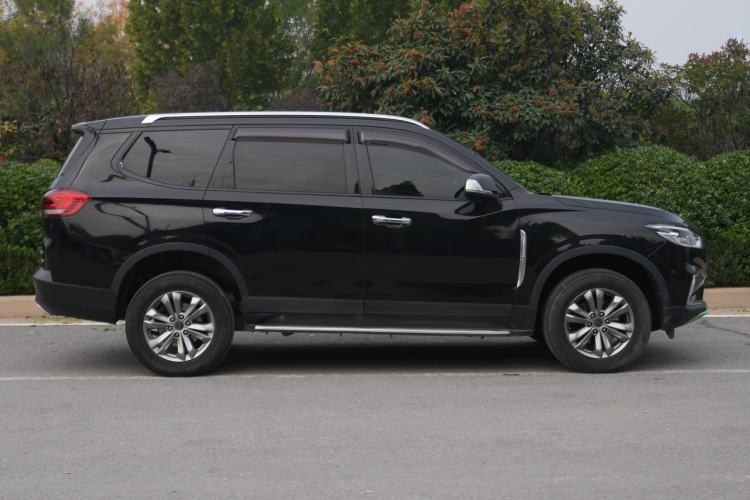 Used SAIC MAXUS D90 Pro 2020 2.0T Gasoline 4x4 Luxury Edition 6 Seats