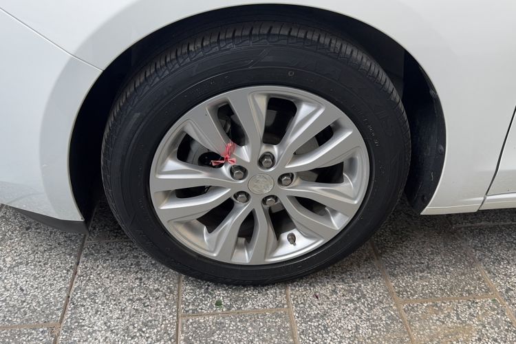 Used Buick GT 2021 Revised Version Flagship 1.5L Automatic Elite Edition Left Front Wheel Hub