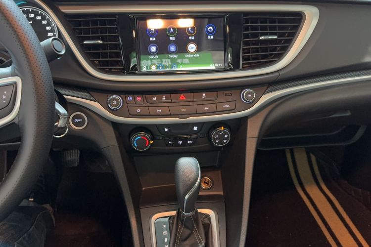 Used Buick GT 2021 Revised Version Flagship 1.5L Automatic Elite Edition Audio And AC Panel