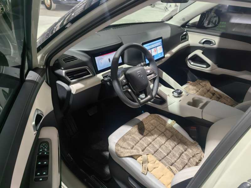 Used BYD Yuan UP 2024 401 km Active Version — 13