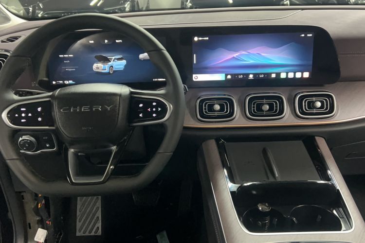 Used Chery Tiggo 9 C-DM 2025 1.5T 106KM Enjoy Edition 5 Seats Lithium-Ion Battery Center Console