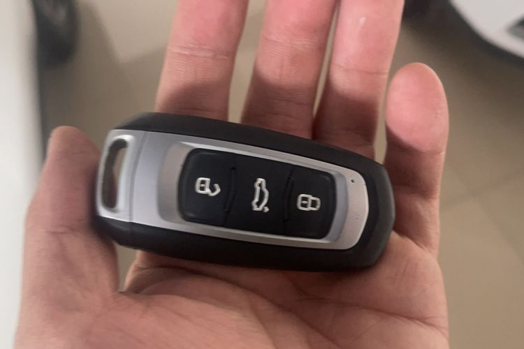 Used Geely Auto Vision X6 2019 1.4T Manual 4G Connect Premium Version China VI Standard
