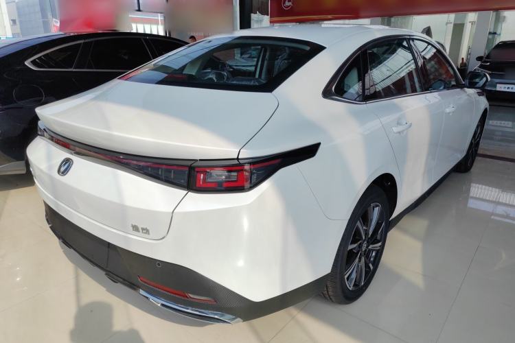 Used CHANGAN Eado 2025 Blue Whale 1.5T 500Bar Prestige Model
