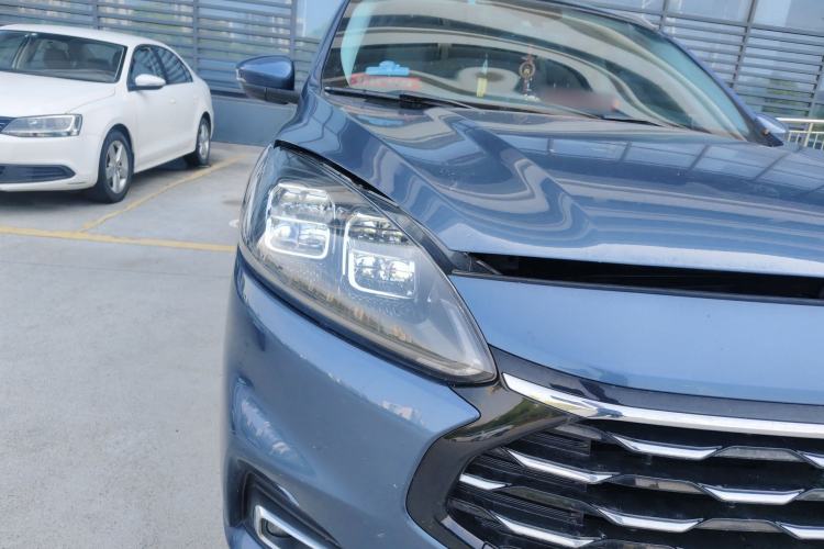 Used Ford Escape 2020 EcoBoost 245 Two-Wheel-Drive Titanium Edition Right Front Headlight