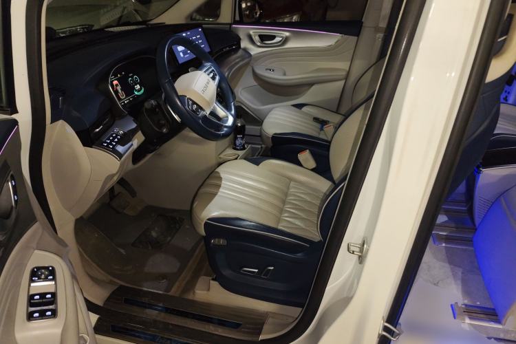 Used Roewe iMAX8 2021 400TGI Supreme Series Lu Zun Edition