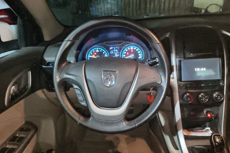 Used Baojun 630 2014 1.5L manual Elite version
