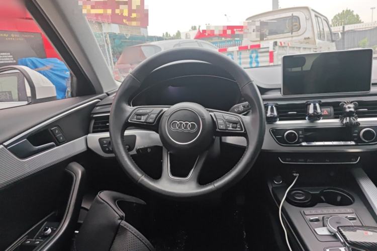 Used Audi A4L 2018 30th Anniversary Edition 40 TFSI Fashion Model
