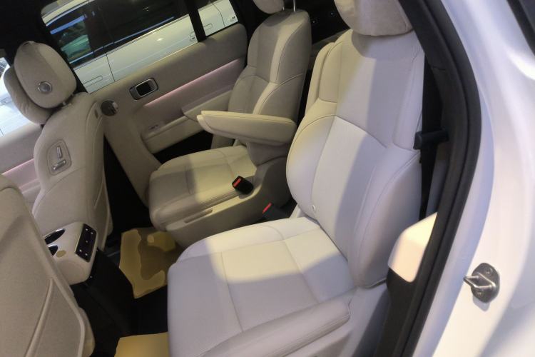 Used Li Auto L8 2025 Ultra Smart Refreshed Edition
