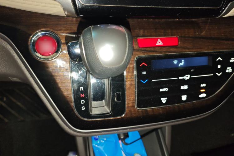 Used Honda Odyssey 2015 Revised 2.4L Luxury Edition