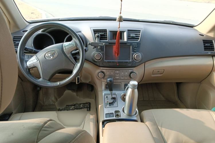 Used Toyota Highlander 2011 2.7L Two-Wheel Drive 7-Seater Luxury Edition