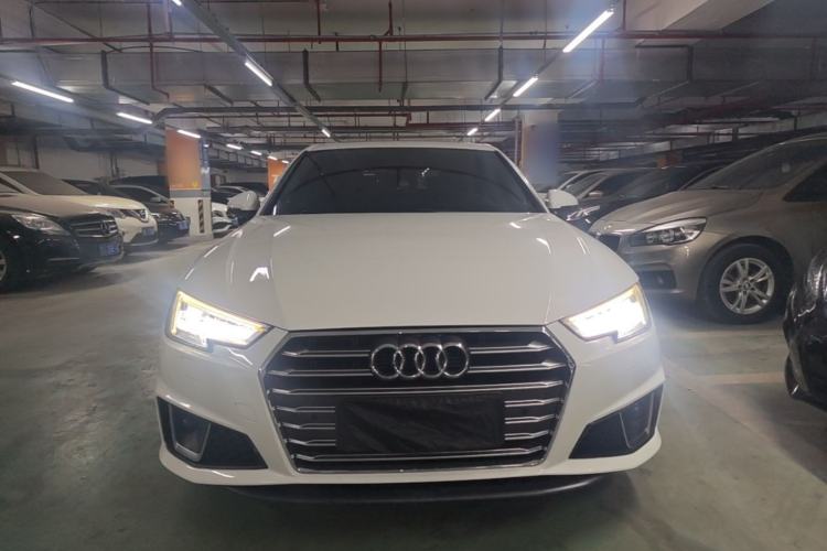 Used Audi A4L 2019 40 TFSI Fashion Edition China VI Emission Standard
