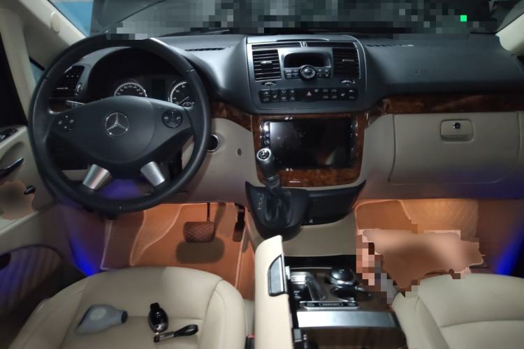 Used Mercedes-Benz Viano 2013 3.5L Haoci version Interior 2