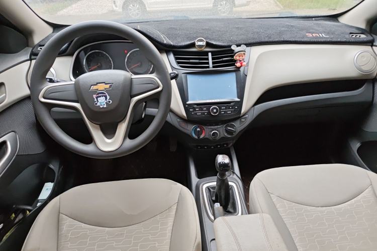 Used Chevrolet Sail 2015 Sail 3 1.3L Manual Ideal Edition Center Console