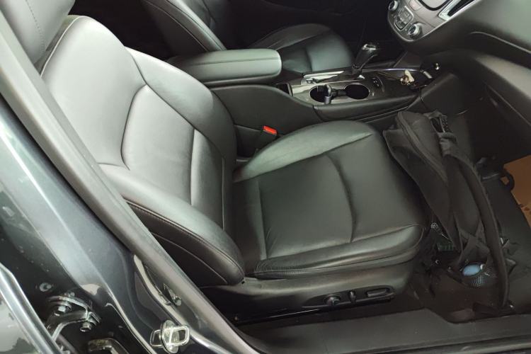 Used Chevrolet Malibu XL 2017 1.5T Automatic Ruichi Edition Right Front Seat