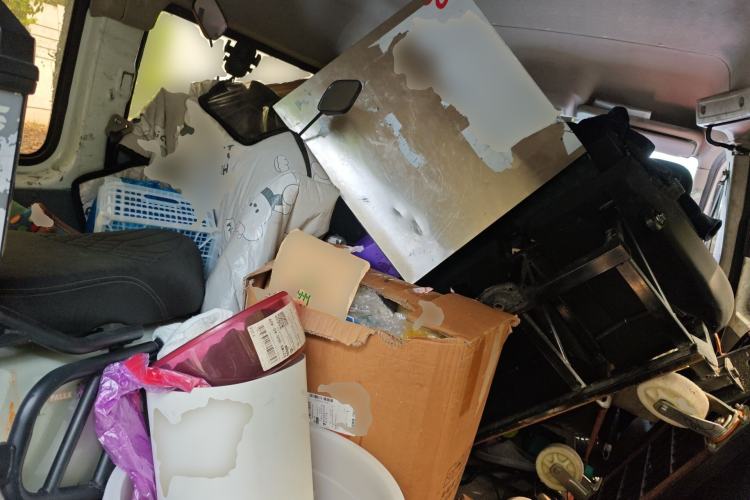 Used SAIC MAXUS Xintu V80 2023 2.0T Manual Classic Aoyuntong Short Wheelbase Mid-Roof 5/6-Seater Left Rear Seat