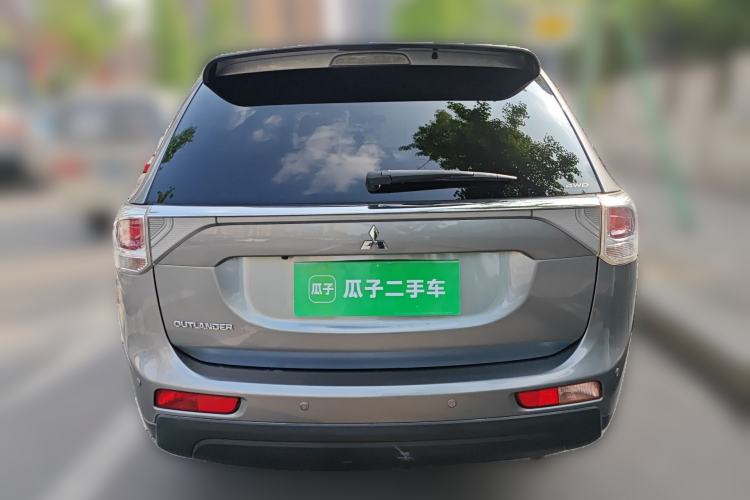 Used Mitsubishi Outlander 2013 2.4L 4x4 Luxury Navigation Edition 5 Seats Rear