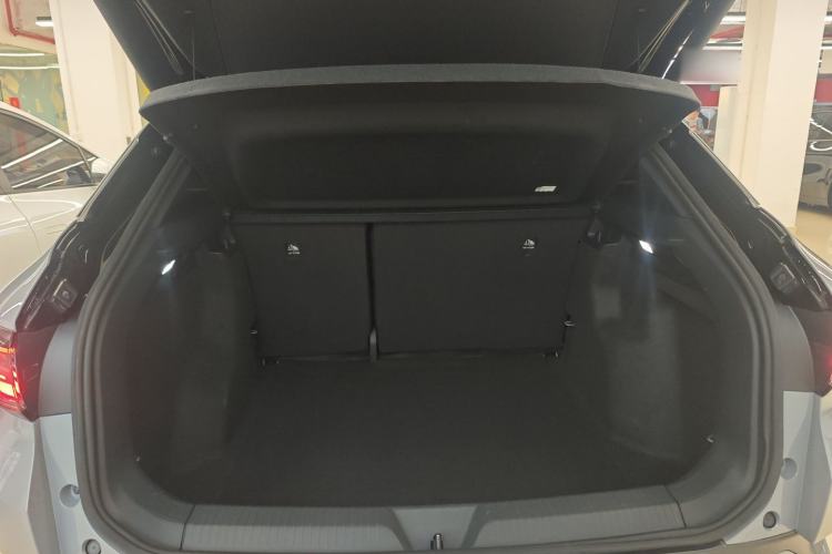 Used Volkswagen ID.4 CROZZ 2021 Long-Range Lite PRO Two-Wheel Drive Version Trunk