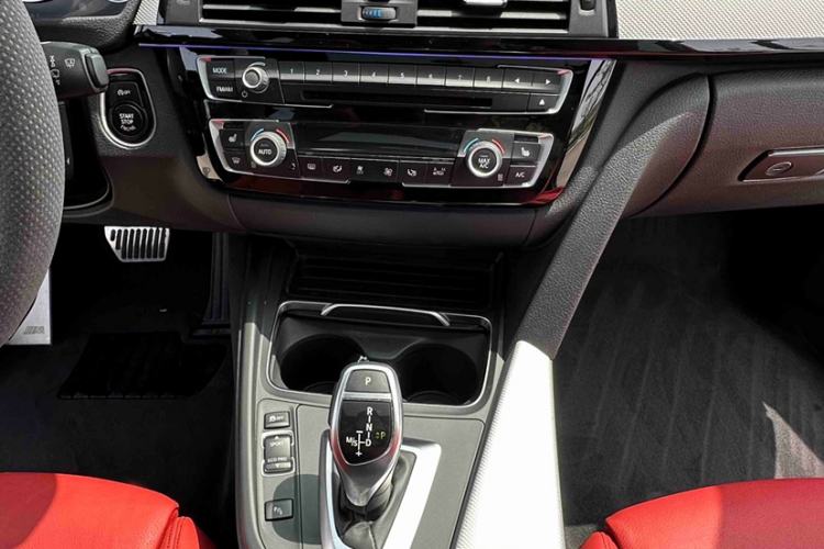 Used BMW 3 Series 2017 330i M Sport Edition Interior 12